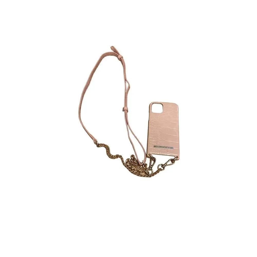 Ideal of Sweden I-a phone case with chain
